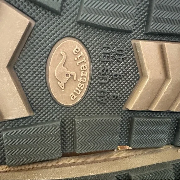 UGG Premium Short Classic Chestnut Boots - Picture 5 of 13